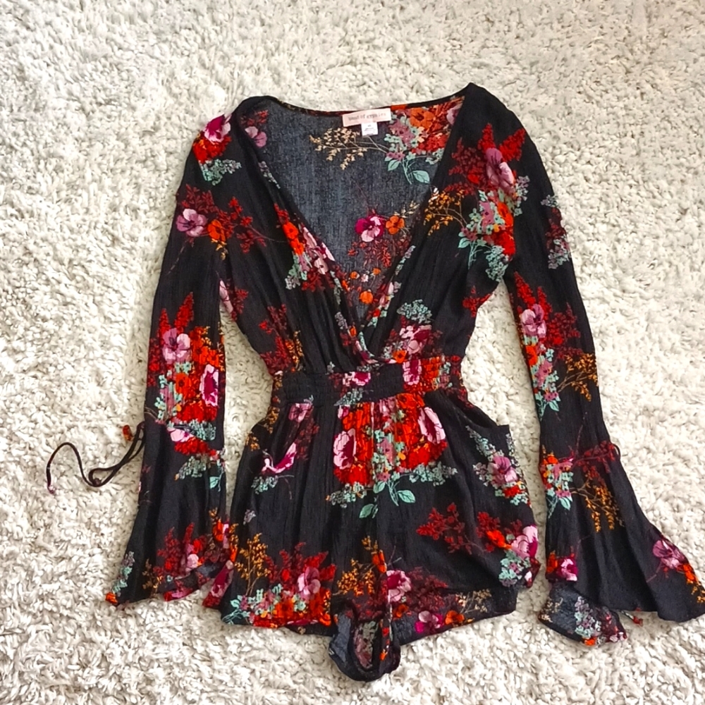 Band of gypsies floral romper xs